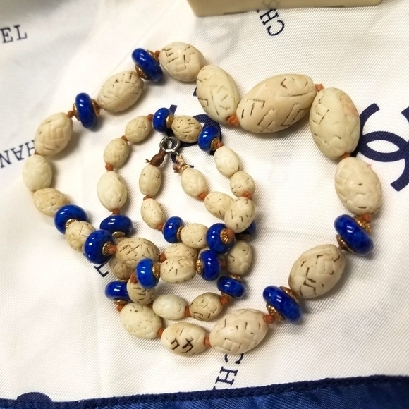 MAX NEIGER Uranium Glass Necklace - Picture 6 of 7